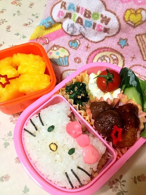 Snapdishの料理写真:キティーちゃん弁当|まりトンさん