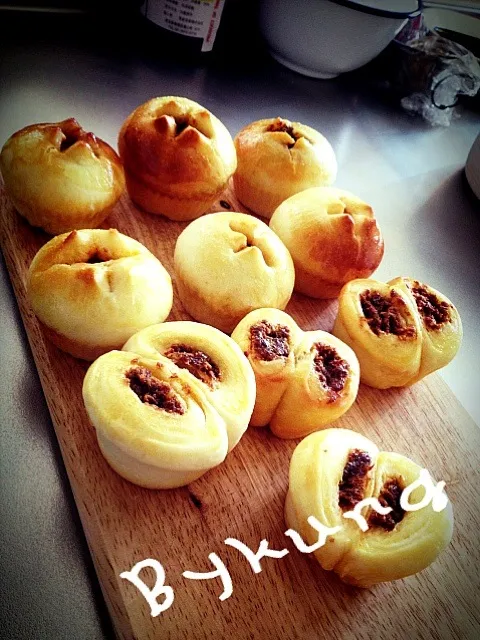 หนมปังใส้หมูหยองน้ำพริกเผา(Flossy Pork Buns)ถ้าแปลผิด ขอโทษน:"|Kungૅ˘੯ੁૂ‧̀͡u\กุ้งさん