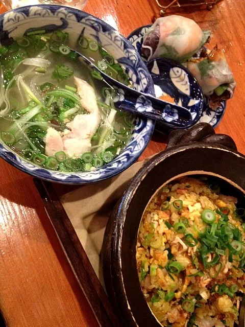 海鮮炒飯・鶏肉のフォー・生春巻き のランチセット @タン・カフェ|yahさん