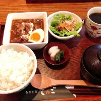 Snapdishの料理写真:ハヤシ牛すじ煮込み|あきさん