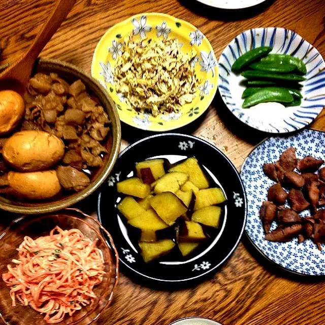 モツ味噌煮・ゆかりキャベツ・スナップエンドウ・砂肝炒め・サツマイモ甘煮・ニンジンサラダ|美也子さん