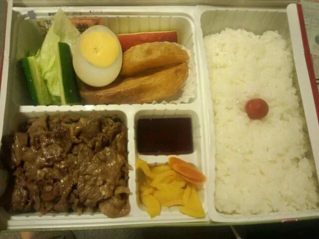 Snapdishの料理写真:信州牛肉弁当|ケノさん