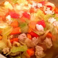 Snapdishの料理写真:Cabbage, Carrot, Tomato~ Pork soup!|Ritsu ARさん