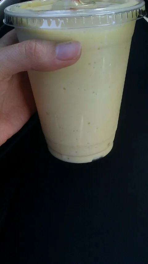 almond milk, whey protein, banana, gingseng, pineapple :)|staphanyさん