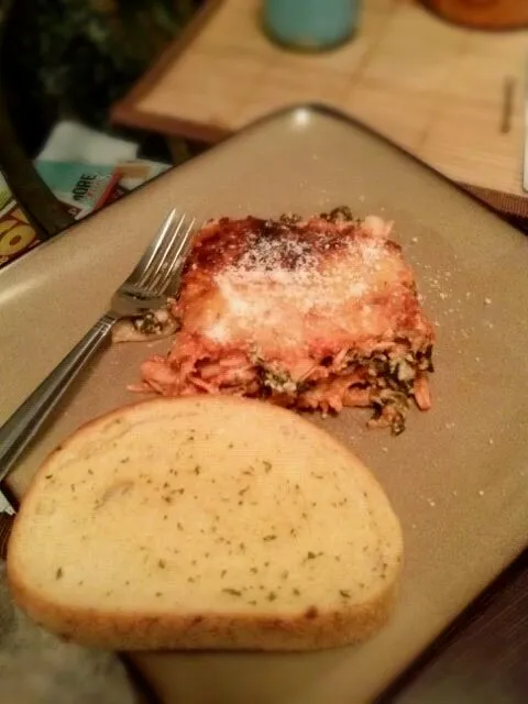 Snapdishの料理写真:chicken spinach lasagna|Michele Kiddさん