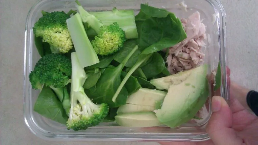 spinach tuna brocolli avocados :)|staphanyさん