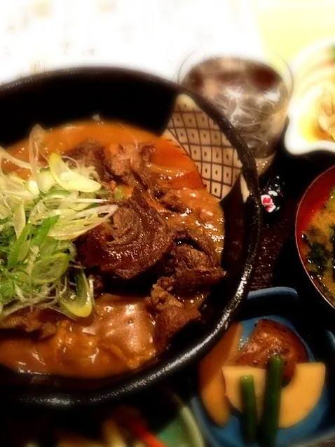 牛すじカレー丼！コスパ良過ぎの680円！2013#70|大阪カレー部長さん