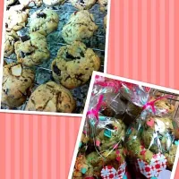 almond- chocolate chip cookies.|Esther :dさん