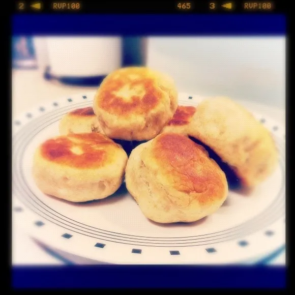 Snapdishの料理写真:🍞フライパンで全粒粉パン🍞|Lily Schmidtさん