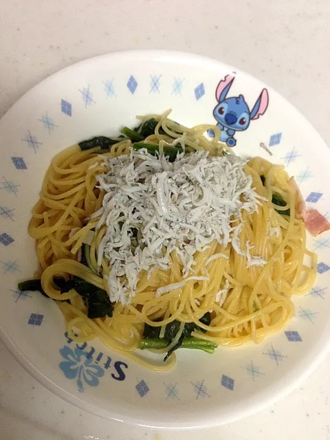 Snapdishの料理写真:ベーコンとほうれん草の和風パスタ|あやさん