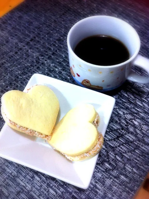 Alfajor  com  Café  combinação perfeita!!!|lucia inoueさん