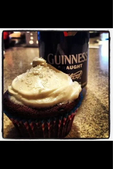 Guinness dark chocolate cupcakes|Kira Conkleさん