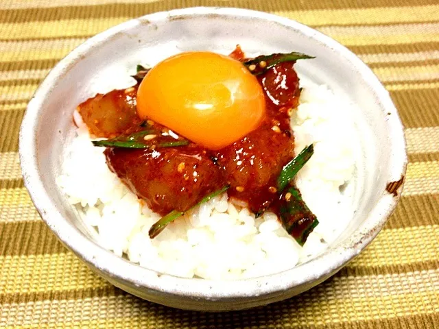 赤海老のヤンニョム漬け丼|満腹梅子さん