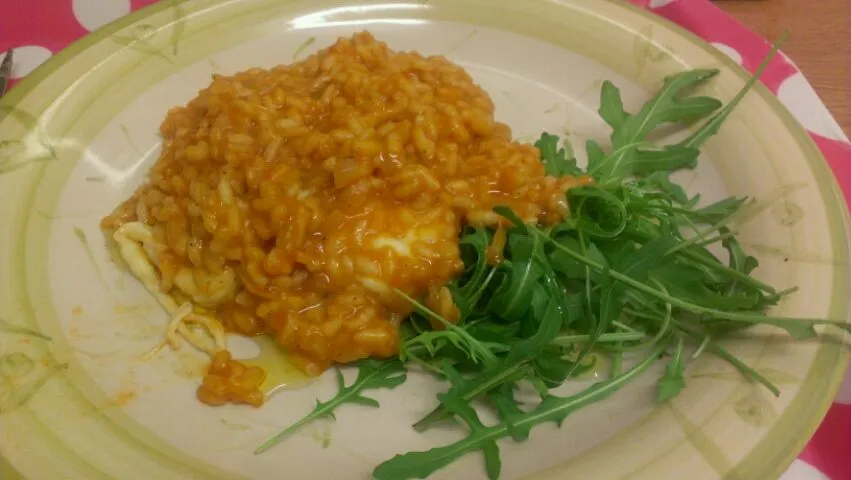 Snapdishの料理写真:tomato and mozzarella risotto|Dean Haylettさん