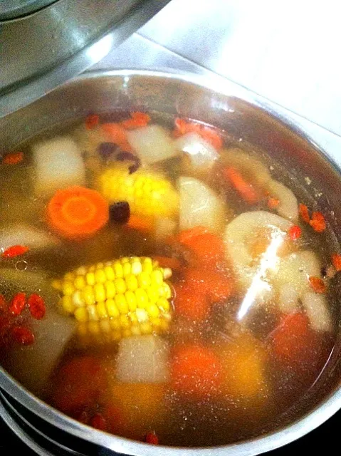 Sweet corn with old cucumber soup|laumeikuanさん