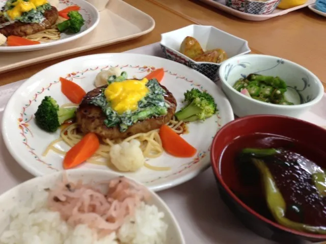 菜の花畑の照焼きマヨハンバーグ|Hidekiさん