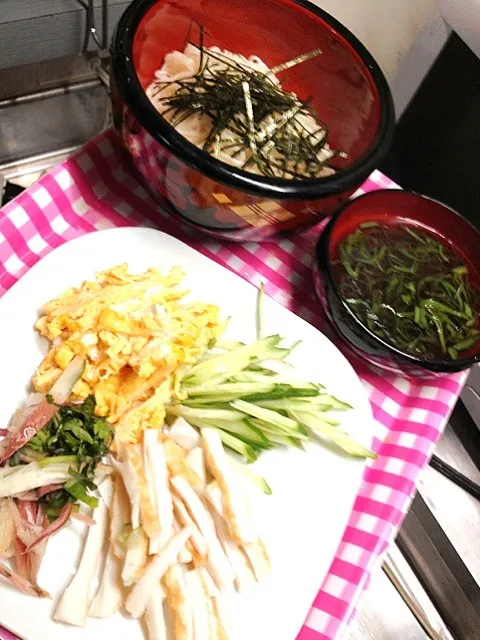 素麺をあったかいつゆで。具だくさんでも、あっさり|ハルさん