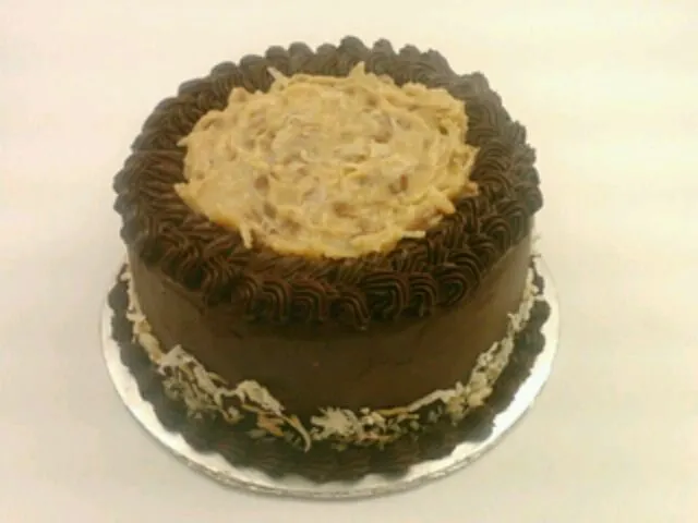 German Chocolate Devil Food Cake with Coconut Pecan Filling|Niah Clarkさん