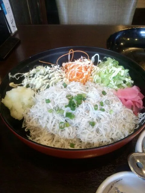 釜揚げしらす丼　江ノ島「とびっちょ」|なおきさん