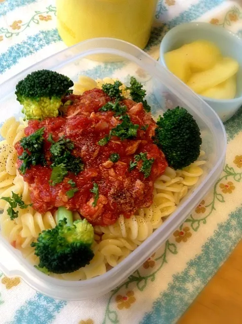 ツナトマトソースパスタ弁当|tomoさん