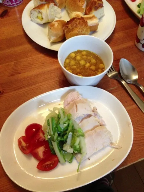 塩麹でマリネした胸肉と白菜の蒸し料理。ひよこ豆のカレー煮を初めて作ったよ(#^.^#)上出来👏|myuさん