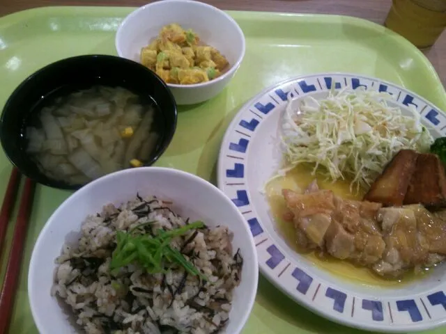 鶏肉のみかんソース定食|山岸千夏さん