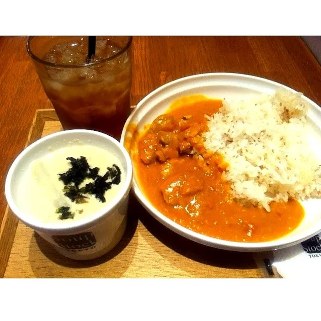 鶏肉と玉葱のカレー+たらこのクリームシチュースープのセット♪|razzy(asラズベリーポイズン)さん