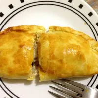 My own version of chicken pie yey!! Love it :)) happy with the result|Heyshelさん