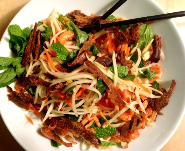 Green Papaya Salad with Jerky and Dried Shrimp|Leo D.さん