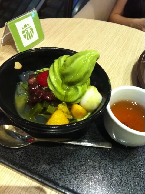 Snapdishの料理写真:Anmitsu matcha dessert. Yum yum.|tiffany chendrainyさん