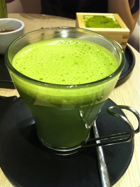 Snapdishの料理写真:Premium grade matcha latte 💗 especially when one is missing Kyoto|tiffany chendrainyさん