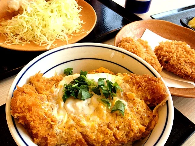 カツ丼&メンチカチ|ひろろーんさん