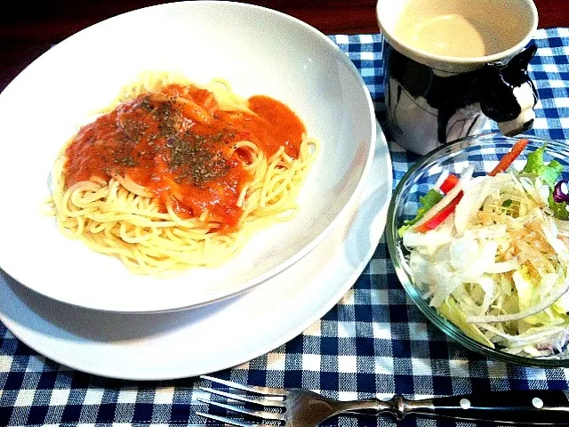 カニカマのトマトクリームパスタ🍝|（^人^）さん