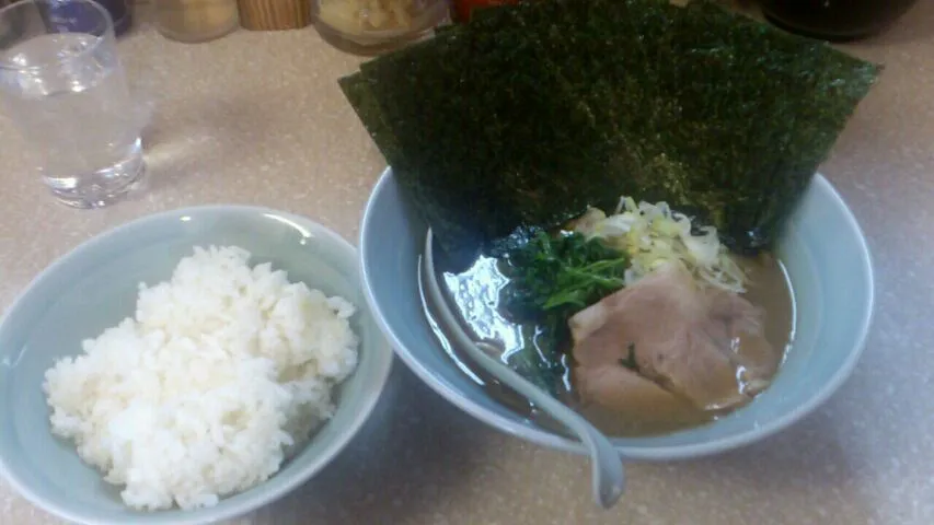 家系ラーメン(のりトッピング)|ねぎしさん