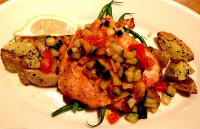 Grilled #Salmon with Mango Salsa and Roasted Potatoes|sooprcoolchicaさん