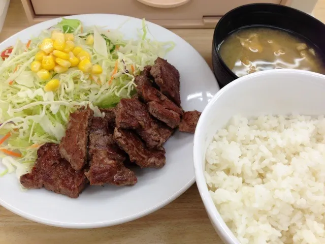 松屋 角切りステーキ弁当|tkさん