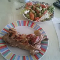 Snapdishの料理写真:Pollo a la plancha y ensalada|Jose Antonioさん