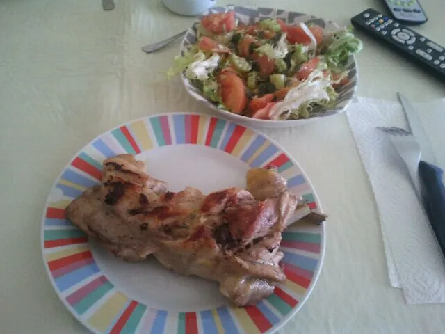 Pollo a la plancha y ensalada|Jose Antonioさん