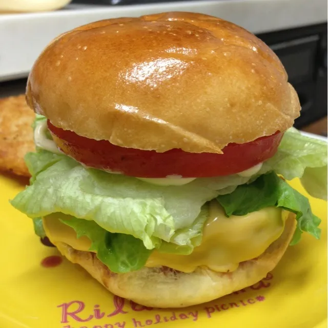 Snapdishの料理写真:Homemade Burger|ジゴさんさん