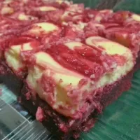 Red Velvet Cheesecake Brownie|brunei foodiesさん