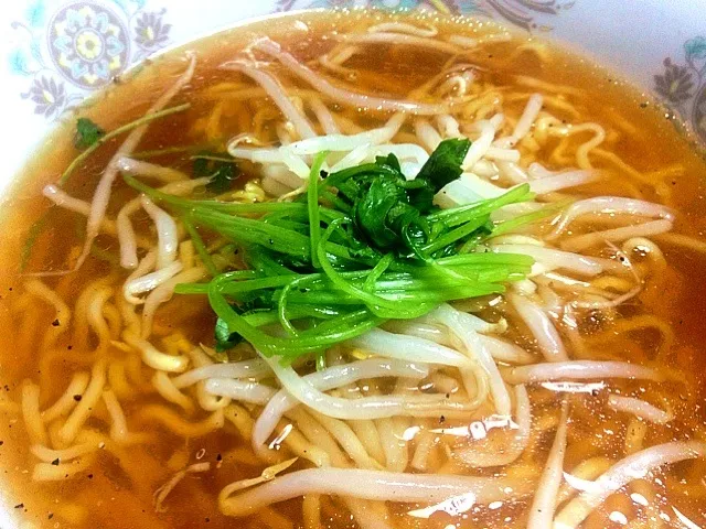 マルちゃん正麺 醤油味 もやし、三つ葉|sakumaさん