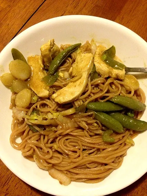 Snapdishの料理写真:Curry Chicken Lo Mein|tammy hayesさん