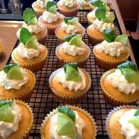 Snapdishの料理写真:Mojito cupcakes|Kira Conkleさん