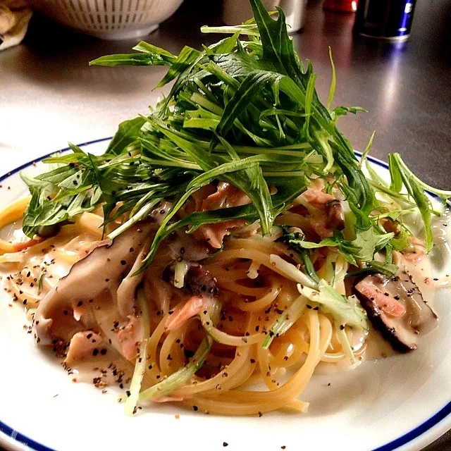 サーモンと水菜のクリームパスタ🍝|koji toyodaさん