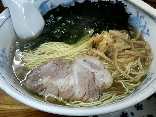 あご出汁ラーメン《しお・細麺》|のものも🍻さん