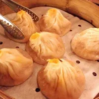 Xiaolongbao, soup dumplings|cloudburstさん