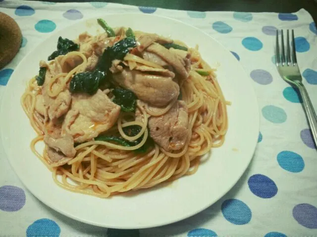 Snapdishの料理写真:ホウレン草と豚肉の中華風パスタ|yuki10100さん