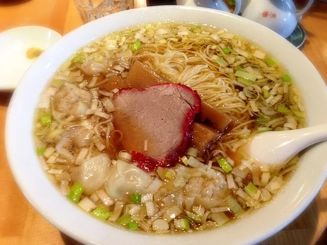 Snapdishの料理写真:ワンタン麺@うみがめ食堂・港北センター南|らーめん好き！さん