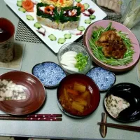 Snapdishの料理写真:ひなまつりちらし　唐揚げ　ぶり刺身　エシャレット　かぶの漬け物　吸い物　あとでﾓﾝﾌﾞﾗｰﾝ( ´艸｀)|海野知香さん