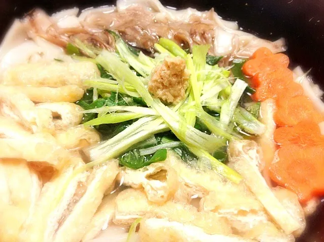 Snapdishの料理写真:九条葱舞茸お揚げの餡掛け煮込うどん|ユキさん